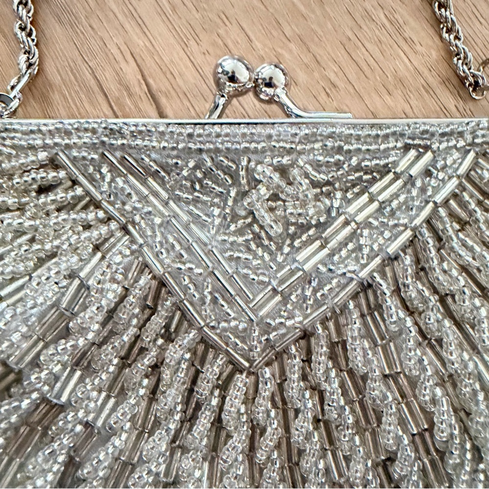 Vtg La Regale Beaded Clam Seashell Evening Purse Shoulder Clutch Silver Chain - Picture 2 of 6